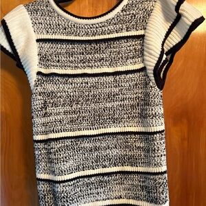 Versona Black and White Knit Crewneck Top